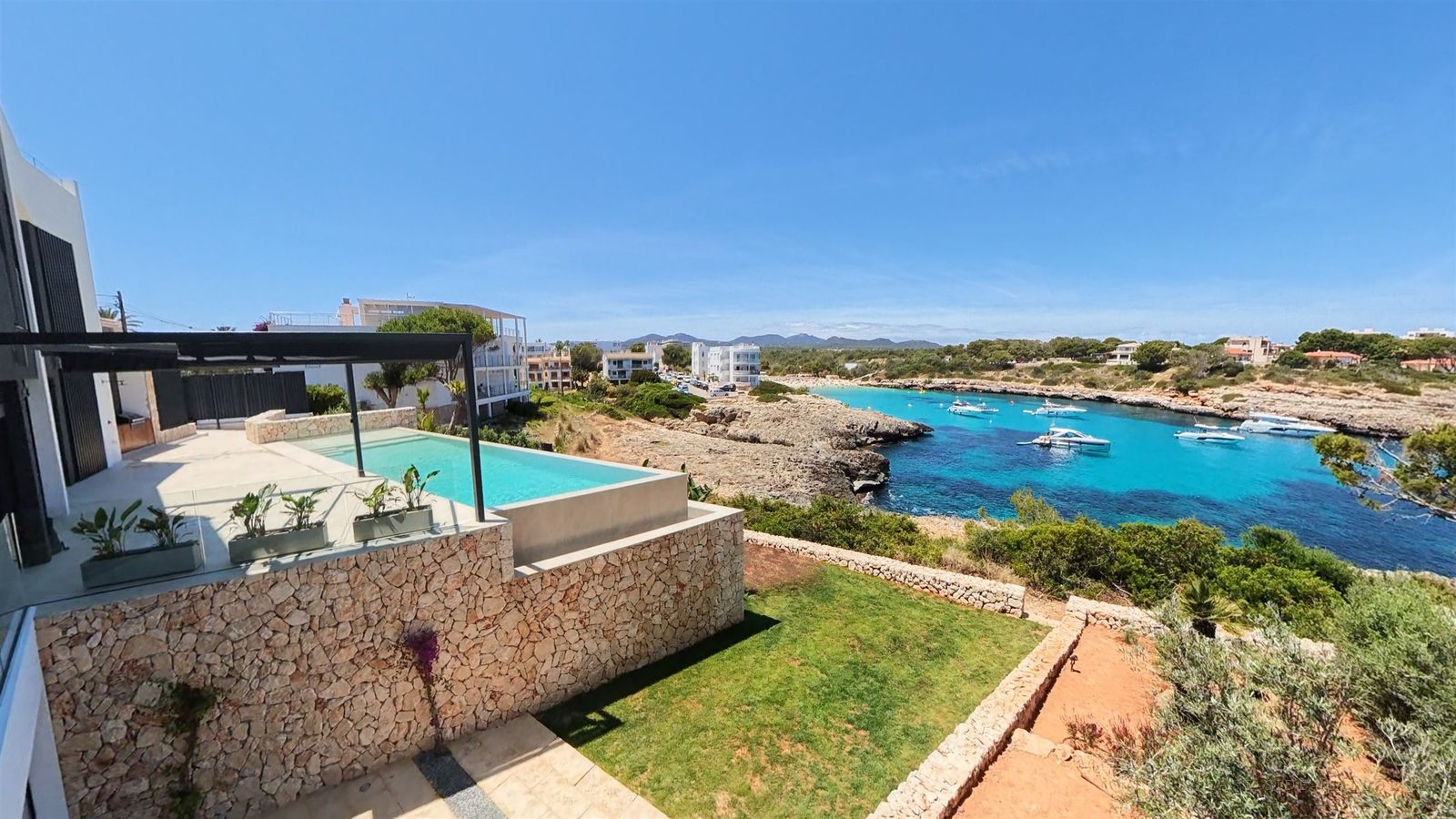 Villa Porto Colom — fertiggestellt