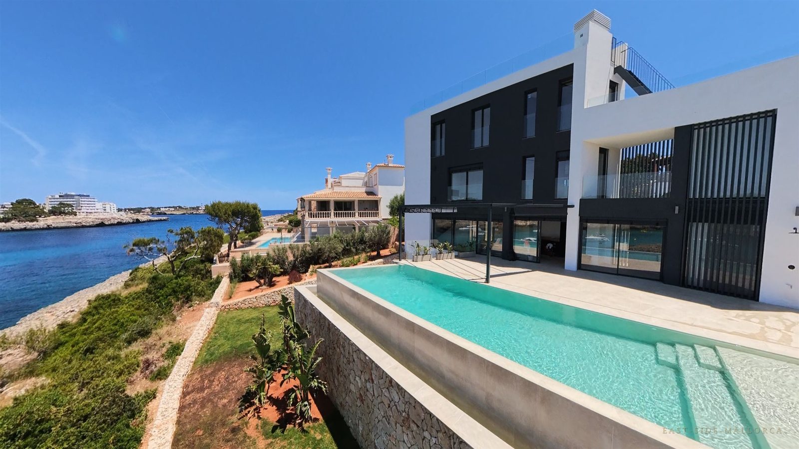 Villa Porto Colom — erste Meereslinie