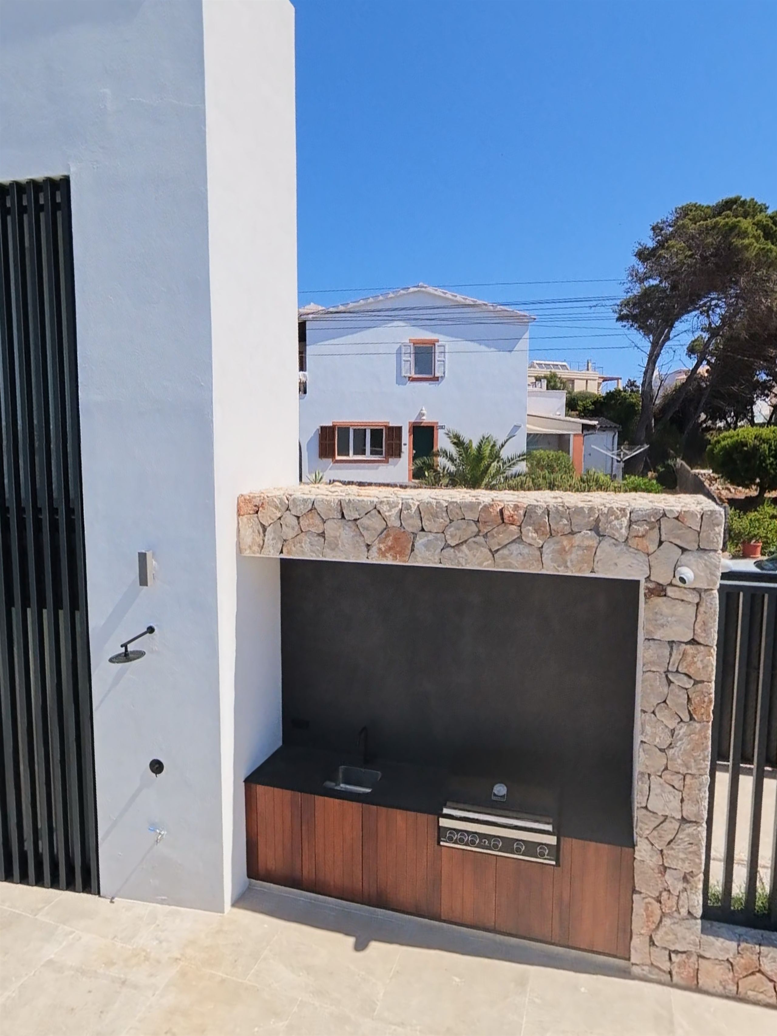 Außenküche mit Edelstahlgrill